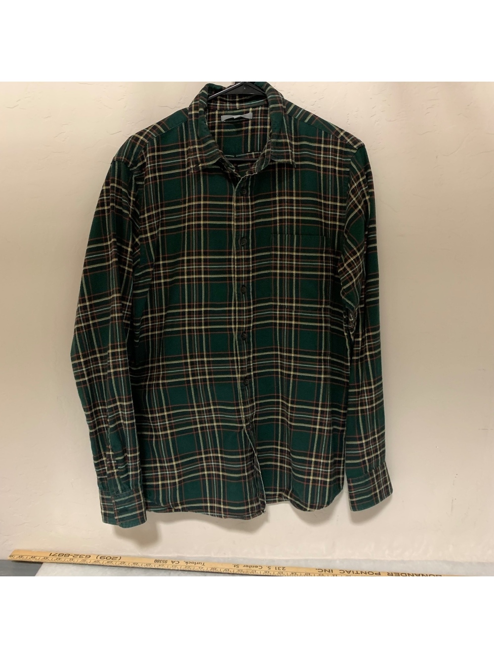 Uniqlo green plaid flannel button-up shirt